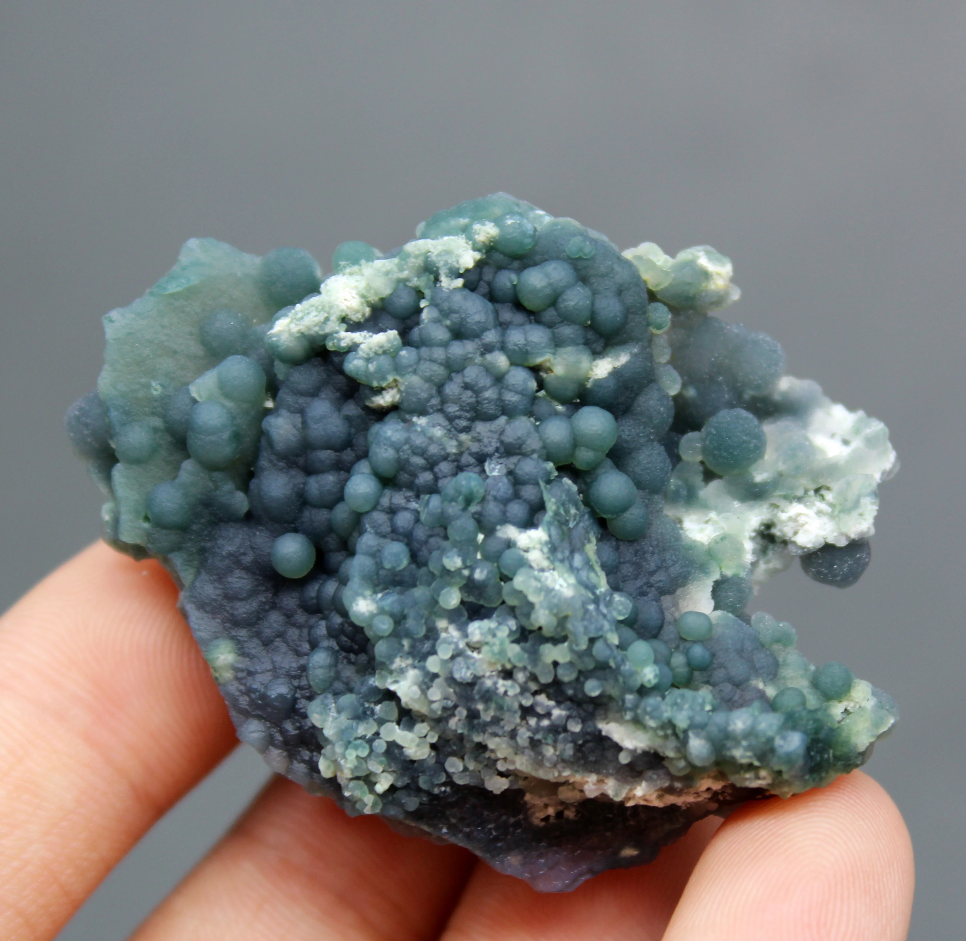 100% natural grape agate mineral specimen stones and crystals healing crystals quartz gemstones free shipping
100% natural grape agate mineral specimen stones and crystals healing crystals quartz gemstones free shipping