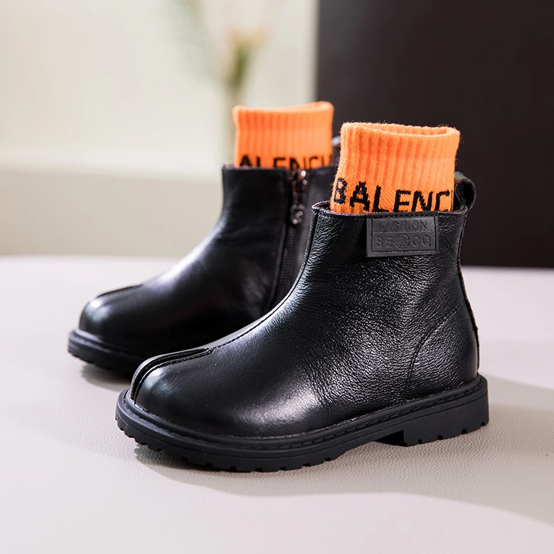 Dolakids new winter shoes children's shoes for girls with false split toe leather Martin boots for boys and velvet warm boots
Dolakids new winter shoes children's shoes for girls with false split toe leather Martin boots for boys and velvet warm boots