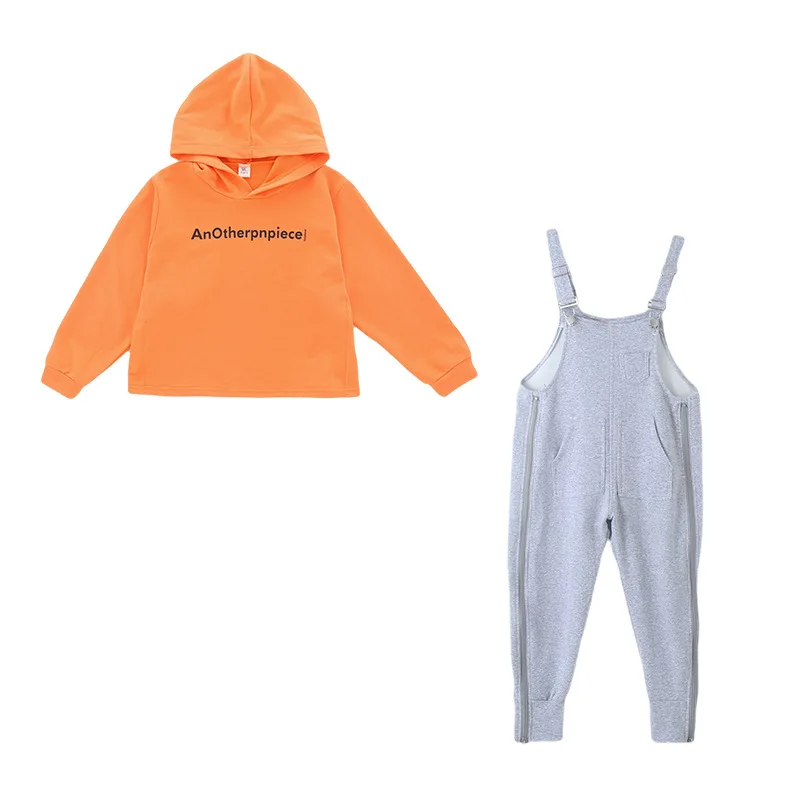 Children's spring Korean bib hoodie two-piece children's wear 2021 new girls and children's suits
Children's spring Korean bib hoodie two-piece children's wear 2021 new girls and children's suits
