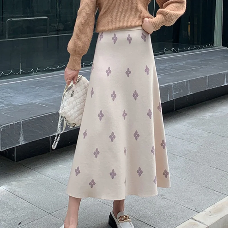 Fashion Knitted Skirt Women 2021 Autumn Winter Korean Casual Elegant Print Warm A Line High Waist A-Line Skirt Female Ladies 
Fashion Knitted Skirt Women 2021 Autumn Winter Korean Casual Elegant Print Warm A Line High Waist A-Line Skirt Female Ladies