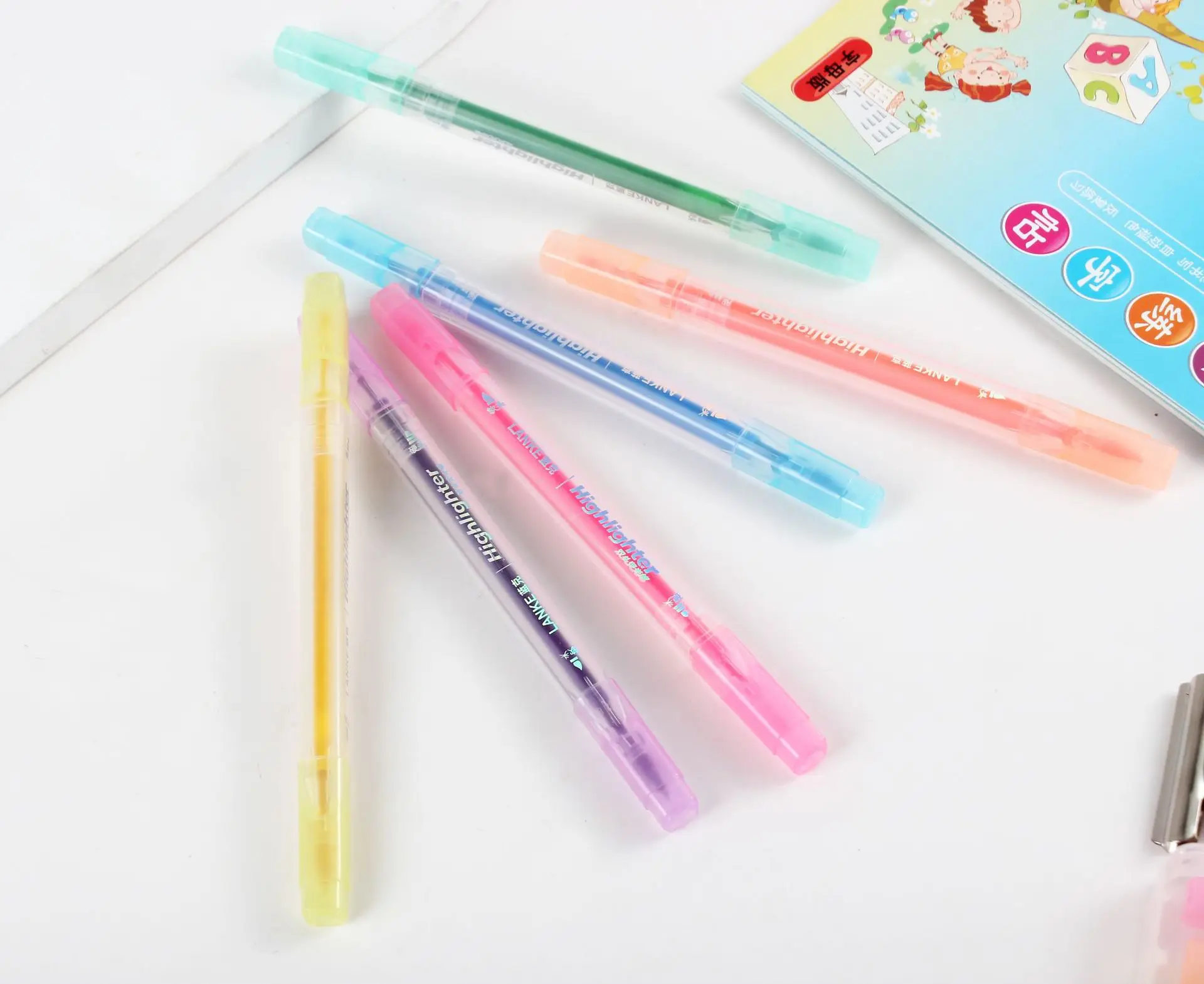 6pcs/set Highlighter Pen Stationery Brush Markers Double Headed Fluorescent Marker Pen 6Colors Kawaii office supplies
6pcs/set Highlighter Pen Stationery Brush Markers Double Headed Fluorescent Marker Pen 6Colors Kawaii office supplies