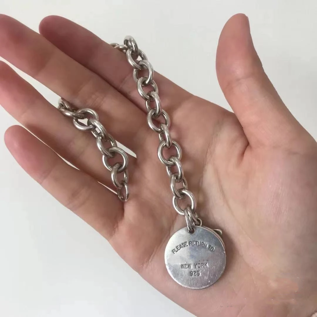 Men's and women's 925 sterling silver bracelet, classic thick chain, high-end holiday gift
Men's and women's 925 sterling silver bracelet, classic thick chain, high-end holiday gift