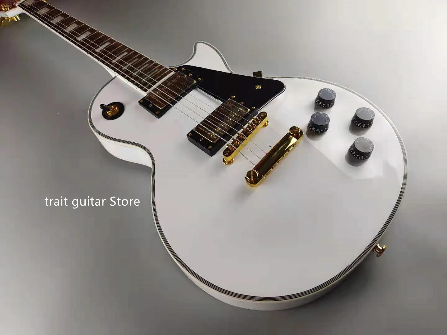 Белая гитара, прозрачная гитара, гитара от производителя, точечная распродажа, бесплатная доставка
Белая гитара, прозрачная гитара, гитара от производителя, точечная распродажа, бесплатная доставка