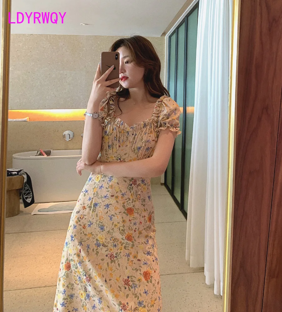 LDYRWQY 2021 summer new Korean edition fashion temperament slim slim simple print retro bubble sleeve dress
LDYRWQY 2021 summer new Korean edition fashion temperament slim slim simple print retro bubble sleeve dress