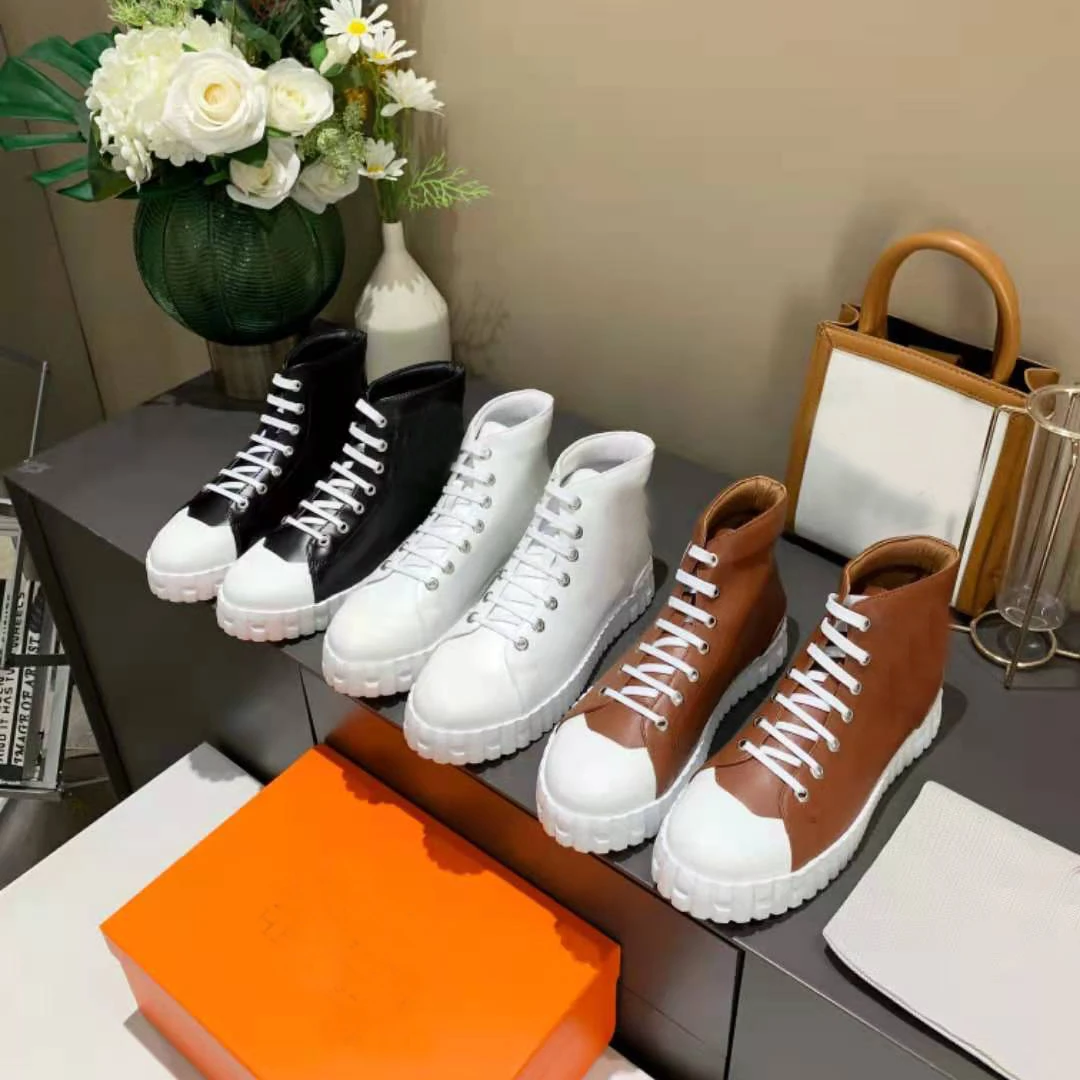 Vallu 2021 autumn new leather high version flat non-slip casual casual all-match lace biscuit female short boots 
Vallu 2021 autumn new leather high version flat non-slip casual casual all-match lace biscuit female short boots