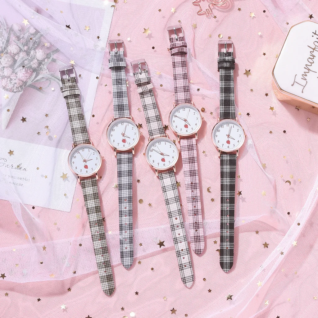 New girl cute fashion watch set student strawberry pattern all-match quartz watch spot
New girl cute fashion watch set student strawberry pattern all-match quartz watch spot