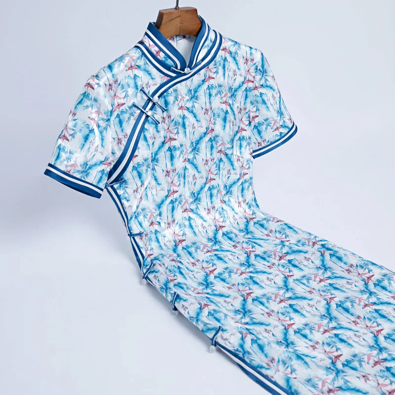 Oriental Vintage Cheongsam Chinese High-Split Qipao Short-Sleeve Mandarin Collar Stage Show Dress For Women Plus Size 2XL 3XL
Oriental Vintage Cheongsam Chinese High-Split Qipao Short-Sleeve Mandarin Collar Stage Show Dress For Women Plus Size 2XL 3XL