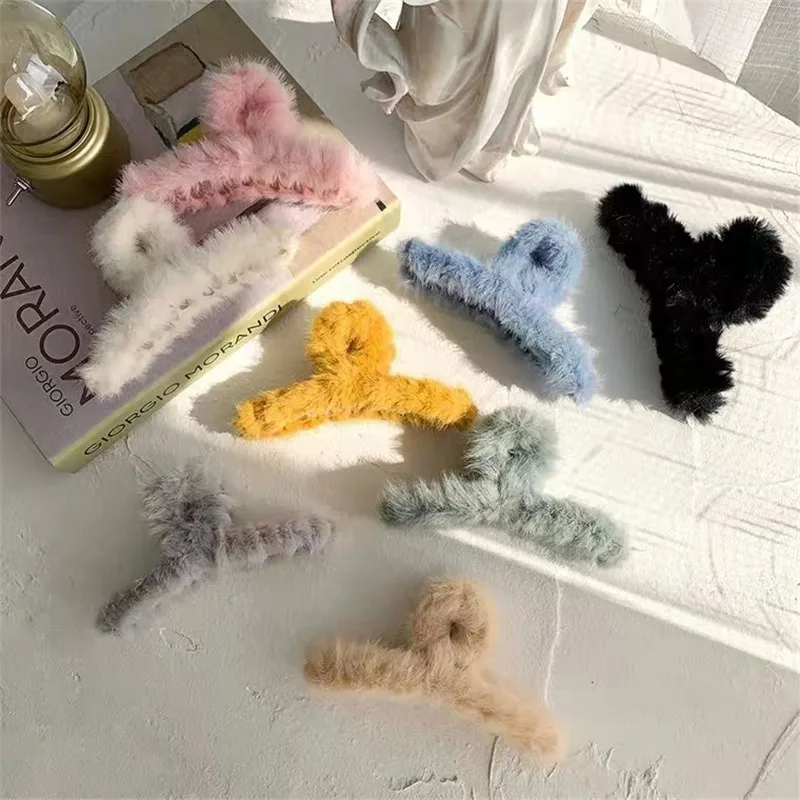 Winter Plush Hair Claw Elegant Candy Color Hairpins Faux Fur Hair Clip Barrette Crab Headwear for Women Girls Hair Accessories
Winter Plush Hair Claw Elegant Candy Color Hairpins Faux Fur Hair Clip Barrette Crab Headwear for Women Girls Hair Accessories