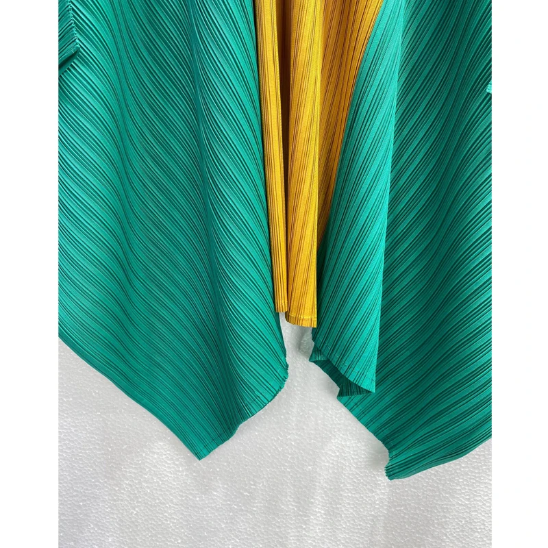 HOT SELLING pleated cloak top batwing sleeve turndown collar women's loose patchwork cloak IN STOCK
HOT SELLING pleated cloak top batwing sleeve turndown collar women's loose patchwork cloak IN STOCK