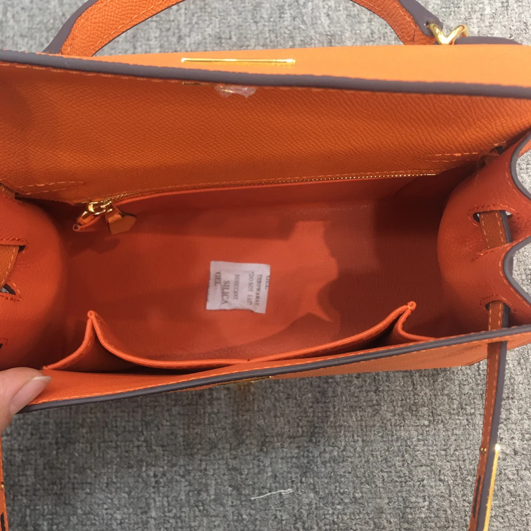 Light gray H Section Leather KL25cm Ladies Net Red With The Same Handbag Palm Pattern Fashion New 2021 Crossbody Cowhide
Light gray H Section Leather KL25cm Ladies Net Red With The Same Handbag Palm Pattern Fashion New 2021 Crossbody Cowhide