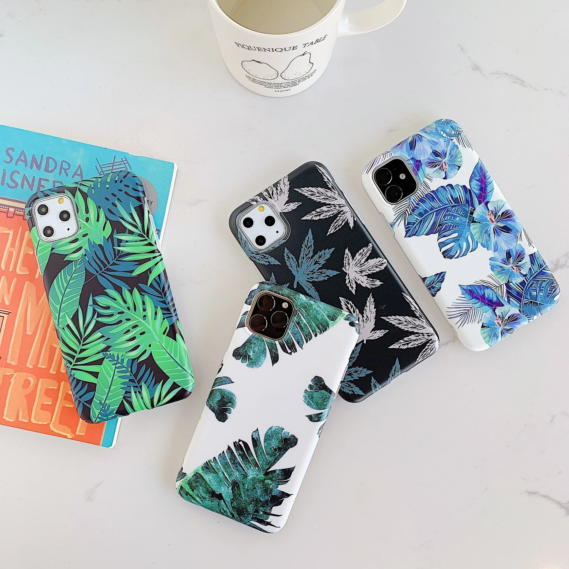 Vintage Banana Leaf Flower Phone Case For iPhone 12 11 Pro Max XS 13 XR X 7 8 Plus Soft IMD Phone Back Cover
Vintage Banana Leaf Flower Phone Case For iPhone 12 11 Pro Max XS 13 XR X 7 8 Plus Soft IMD Phone Back Cover