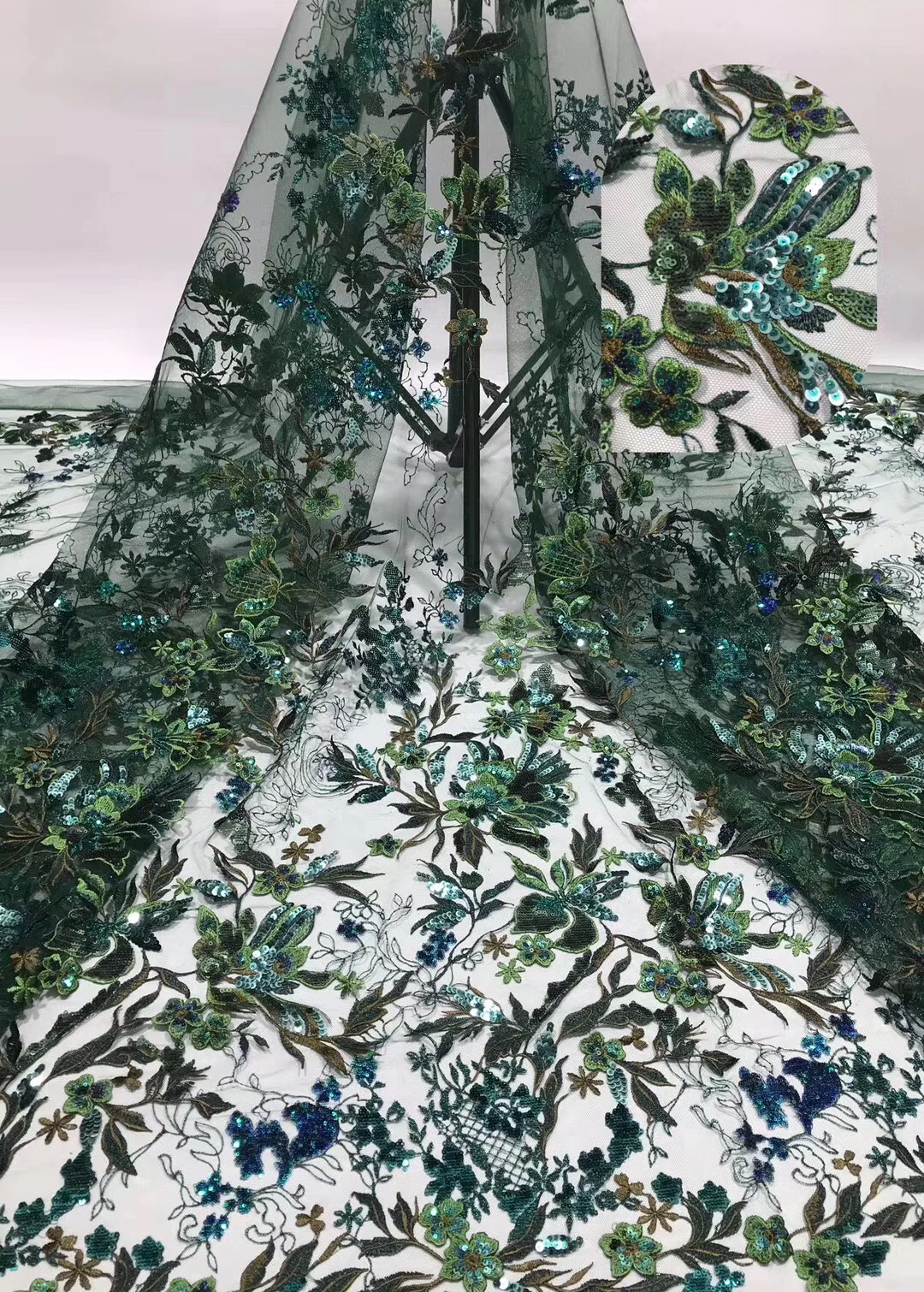 African sequin lace fabric 2021 high-quality wedding dress latest Nigerian French tulle lace fabric D3768
African sequin lace fabric 2021 high-quality wedding dress latest Nigerian French tulle lace fabric D3768