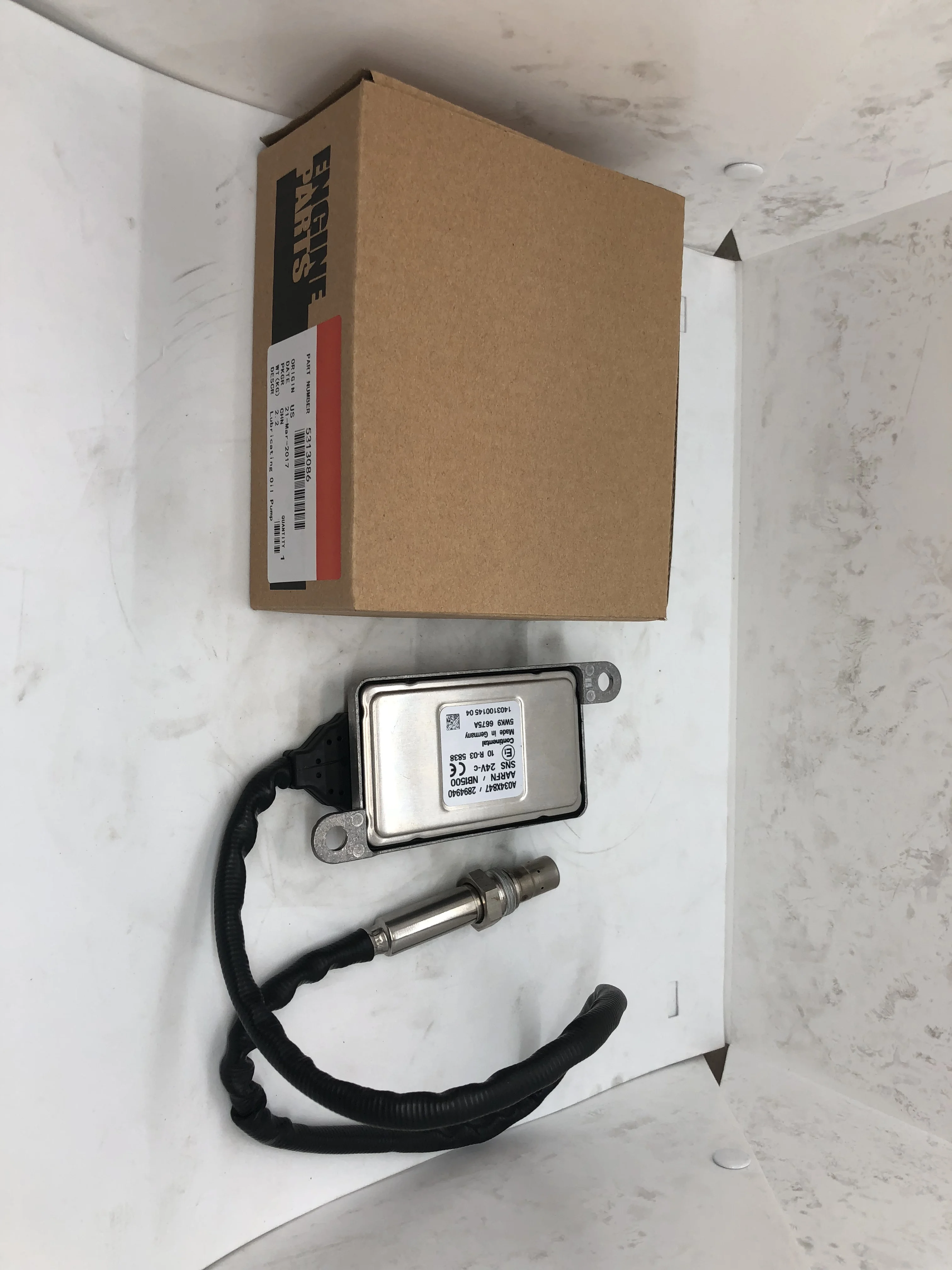 Original Part NOx Nitrogen Oxide Sensor 5WK96675A 2894940 5WK9 6675A 4954222 4984577 2871979
Original Part NOx Nitrogen Oxide Sensor 5WK96675A 2894940 5WK9 6675A 4954222 4984577 2871979