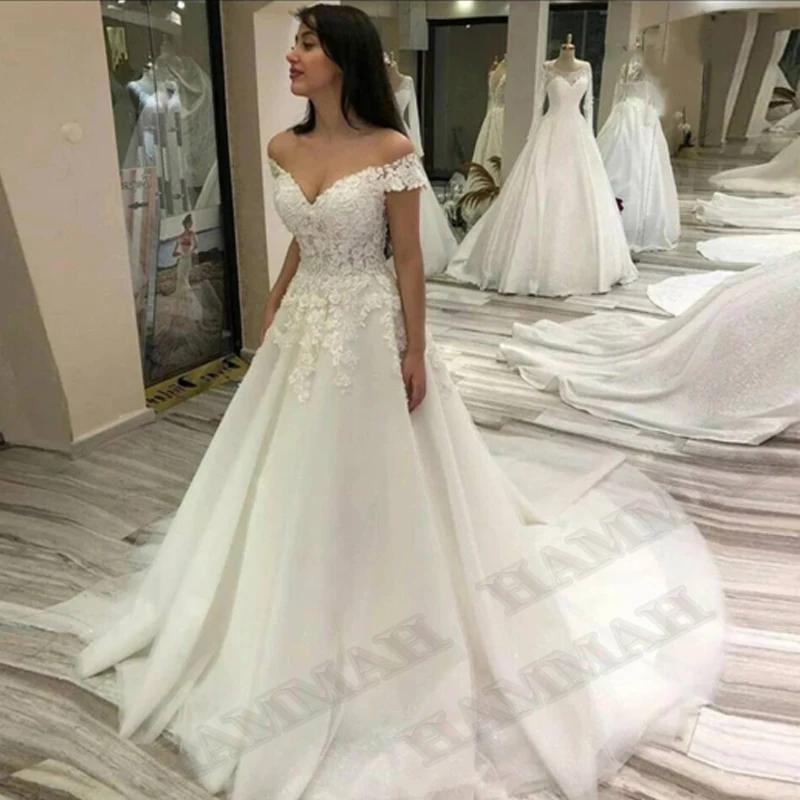Classic Aline Off Shoulder Wedding Dresses Gown Appliques Sposa Vestidos Bridal Party Suit Robe De Mariée Custom Made
Classic Aline Off Shoulder Wedding Dresses Gown Appliques Sposa Vestidos Bridal Party Suit Robe De Mariée Custom Made