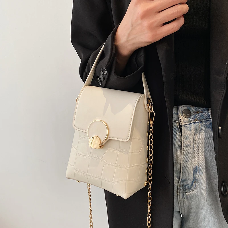 New Woman Shoulder Bag Fashionable Simple Chain Messenger Bag High Quality Luxury Designer Handbag 2021 New Female Underarm Bag
New Woman Shoulder Bag Fashionable Simple Chain Messenger Bag High Quality Luxury Designer Handbag 2021 New Female Underarm Bag