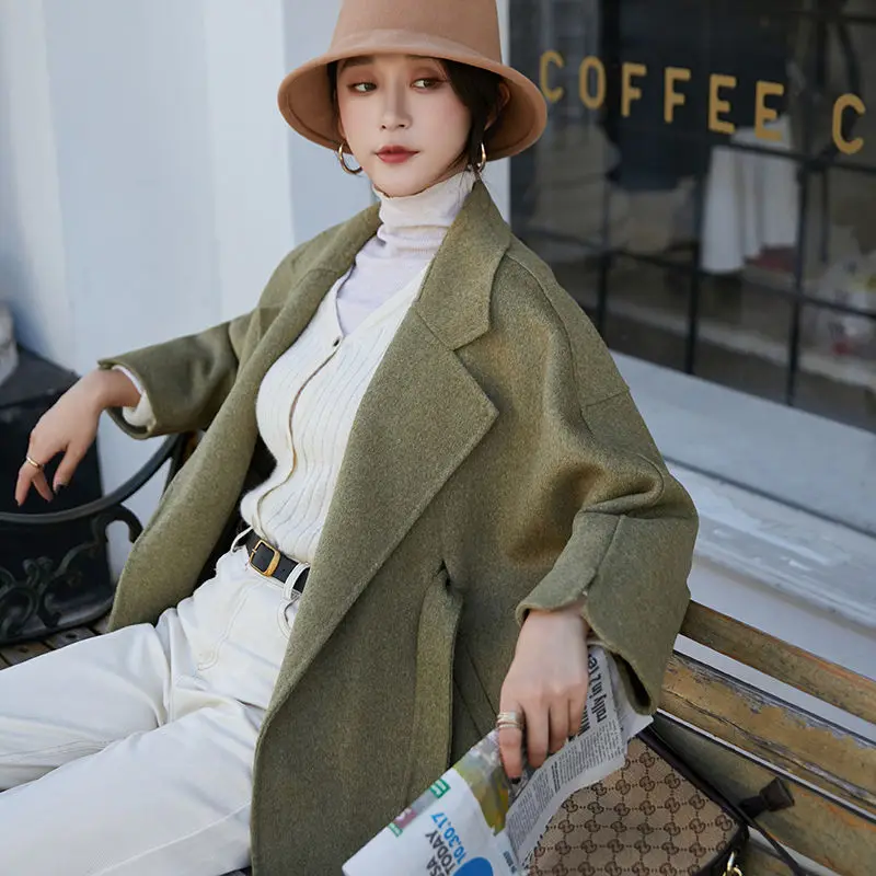 100% lamb fur female autumn and winter 2021 new double face cashmere long section loose lapel thick woolen coat
100% lamb fur female autumn and winter 2021 new double face cashmere long section loose lapel thick woolen coat