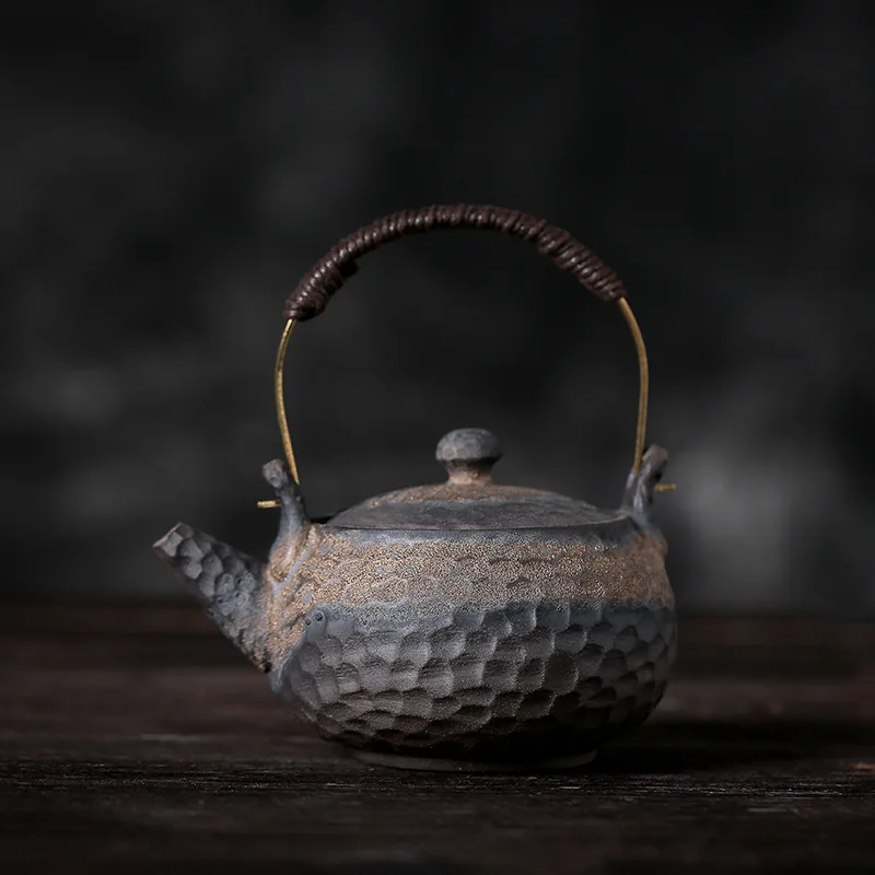 Stoneware Hammer Loop-handled Teapot Handmade Japanese Style Retro Tea Pot Ceramic Ceramic Tea Pot Traditional Chinese Tea Set
Stoneware Hammer Loop-handled Teapot Handmade Japanese Style Retro Tea Pot Ceramic Ceramic Tea Pot Traditional Chinese Tea Set