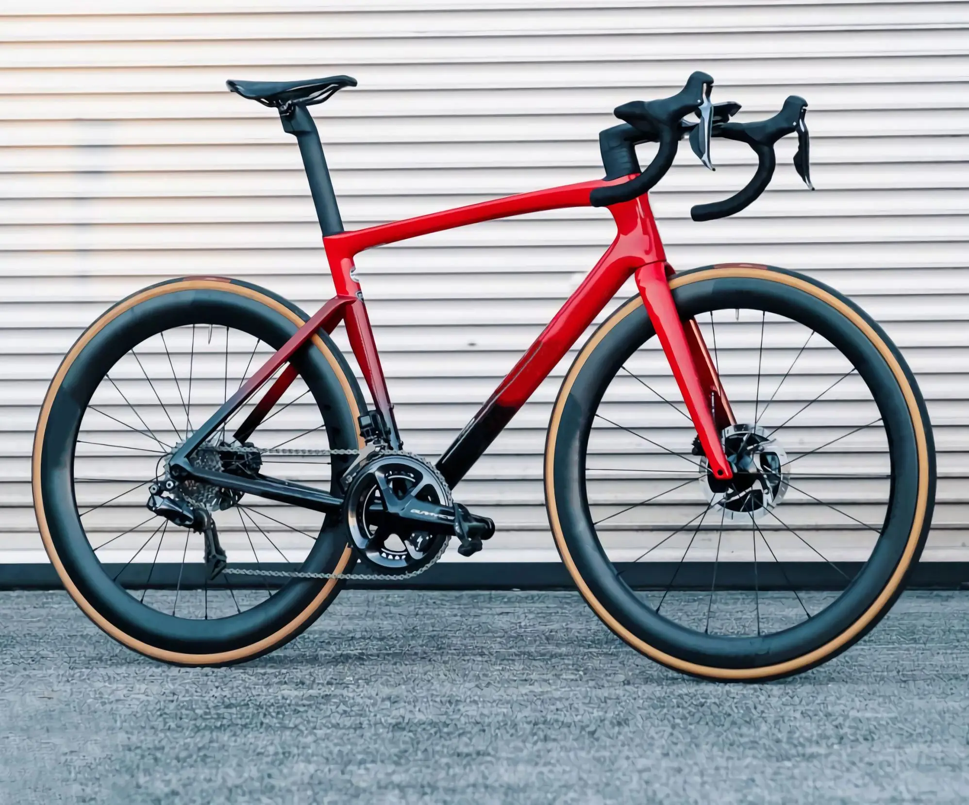 2021NEW lightest Venge SL7 F12 carbon frame road bike frame quadro carbono mtb 29 BSA bb30 with integrated handlebar stem 700C
2021NEW lightest Venge SL7 F12 carbon frame road bike frame quadro carbono mtb 29 BSA bb30 with integrated handlebar stem 700C
