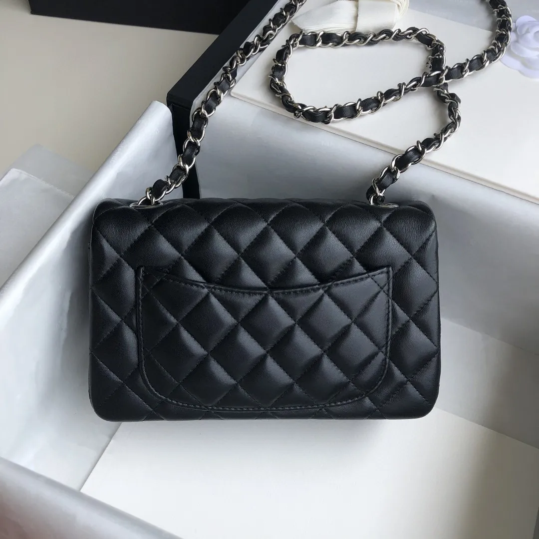 2021 Latest Black Plaid Top Leather Women's Portable Shoulder Bag With Multi Mezzanine Flap Design Popular in Leisure Shops 
2021 Latest Black Plaid Top Leather Women's Portable Shoulder Bag With Multi Mezzanine Flap Design Popular in Leisure Shops