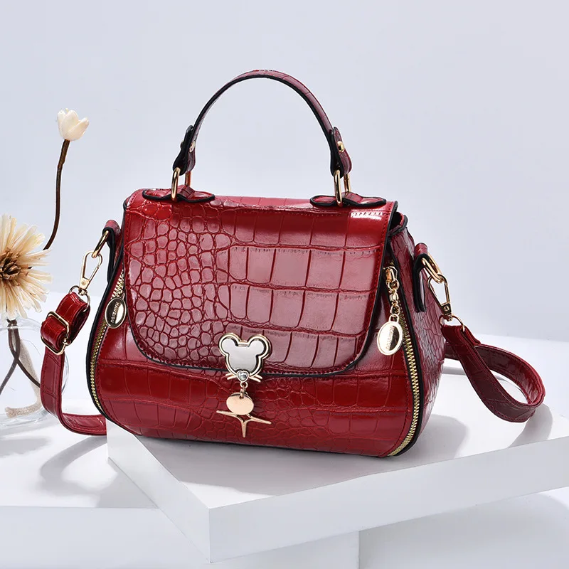 Женская сумка, новинка 2021, модная женская Индивидуальная сумка из лакированной кожи с принтом крокодила, женская сумка-мессенджер на плечо 
Женская сумка, новинка 2021, модная женская Индивидуальная сумка из лакированной кожи с принтом крокодила, женская сумка-мессенджер на плечо