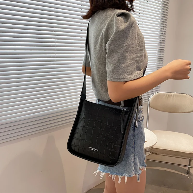 Waterproof Clutches Bags Women Purse Daily Elegant Lady Handbags Zipper Trendy Female Genuine Leather Soft Versatile Square
Waterproof Clutches Bags Women Purse Daily Elegant Lady Handbags Zipper Trendy Female Genuine Leather Soft Versatile Square