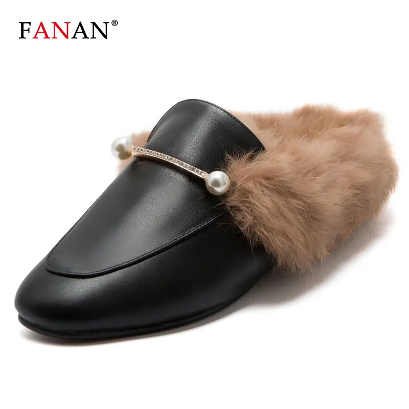 FANAN Designer Women's Mules with Fur Outdoor Shoes Genuine Leather Luxury Furry Slippers Flat Autumn Winter Women Loafers
FANAN Designer Women's Mules with Fur Outdoor Shoes Genuine Leather Luxury Furry Slippers Flat Autumn Winter Women Loafers