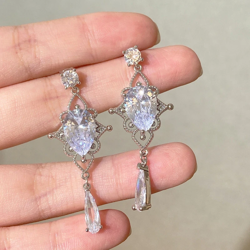 Korean Baroque Shiny Waterdrop Crystal Zircon Dangle Earrings For Women Girls Fashion Silver Color Pendientes Party Jewelry
Korean Baroque Shiny Waterdrop Crystal Zircon Dangle Earrings For Women Girls Fashion Silver Color Pendientes Party Jewelry