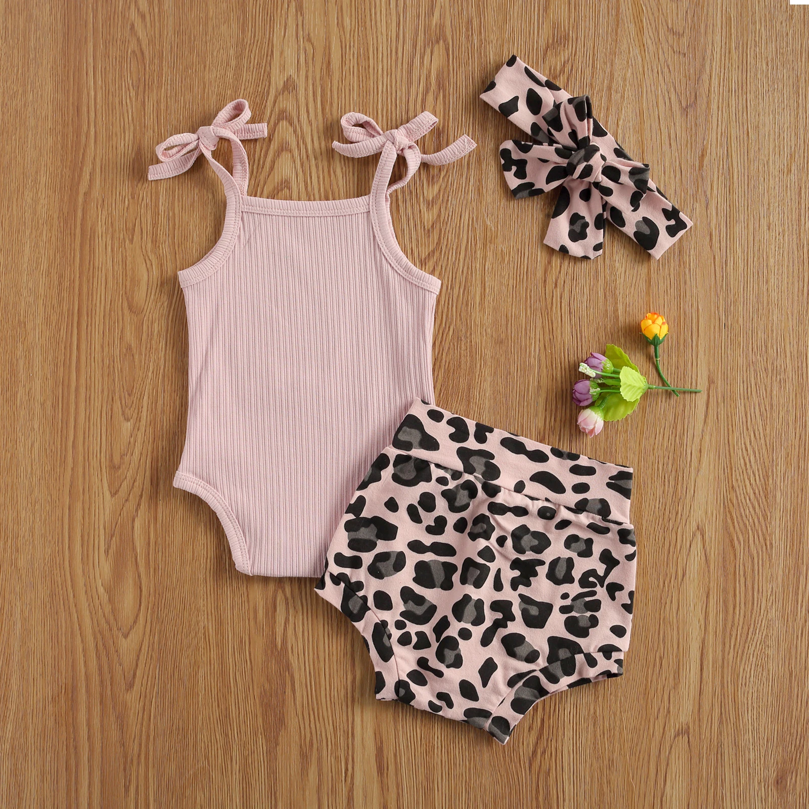 0-18M Summer Baby Girls Boys Clothes Sets Leopard Print Sleeveless Knit Solid Romper Shorts Headband
0-18M Summer Baby Girls Boys Clothes Sets Leopard Print Sleeveless Knit Solid Romper Shorts Headband