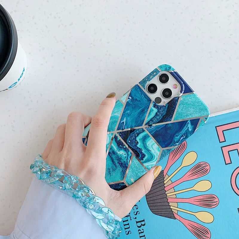 Portable Bracelet Case For iPhone 11 Pro 12 Max XR Case X XS Max 7 8 Plus 12 Mini Shockproof Back Cover Girls Wrist Strap Shell 
Portable Bracelet Case For iPhone 11 Pro 12 Max XR Case X XS Max 7 8 Plus 12 Mini Shockproof Back Cover Girls Wrist Strap Shell