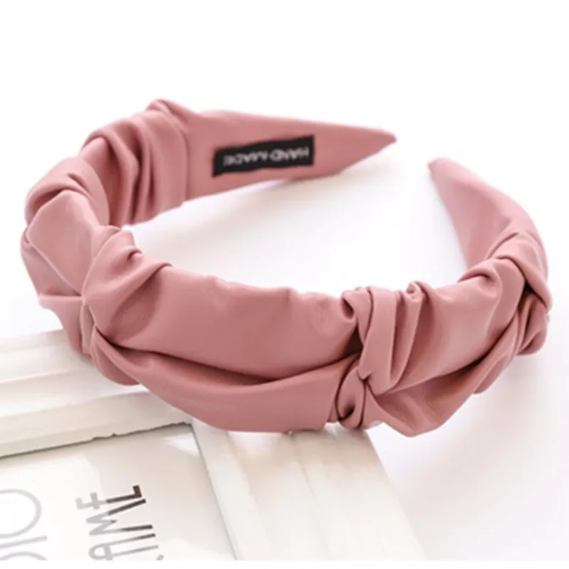 Повязка на голову женская плиссированная из искусственной кожи, розовая, украшение ободок
Повязка на голову женская плиссированная из искусственной кожи, розовая, украшение ободок
