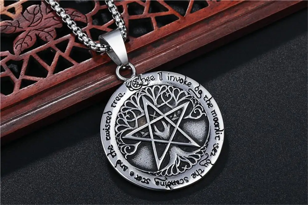 Viking tree of life pendant necklace fashion accessories stainless steel pentagram pendant men and women necklace viking jewelry
Viking tree of life pendant necklace fashion accessories stainless steel pentagram pendant men and women necklace viking jewelry
