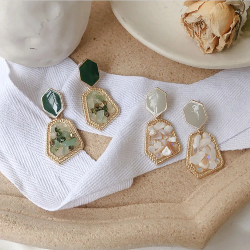 Geometric Inlaid Earrings Retro French Niche Design Inlaid With Gems And Gravel Ins Simple Earrings Girl Gifts For Friends
Geometric Inlaid Earrings Retro French Niche Design Inlaid With Gems And Gravel Ins Simple Earrings Girl Gifts For Friends