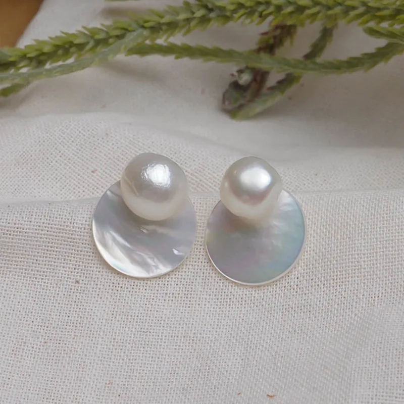 Korea Fashion Retro Natural Shell Freshwater Pearl Stud Earrings Simple Round Shape For Women Elegant Aesthetic Jewelery Gifts
Korea Fashion Retro Natural Shell Freshwater Pearl Stud Earrings Simple Round Shape For Women Elegant Aesthetic Jewelery Gifts