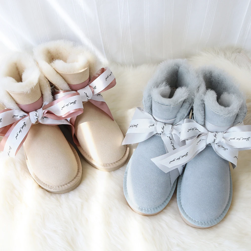 G&Zaco Luxury New Sheep Wool Boots Women Genuine Sheepskin Shoes Ribbon Bow Sweet Suede Boots Flat Winter Shoes
G&Zaco Luxury New Sheep Wool Boots Women Genuine Sheepskin Shoes Ribbon Bow Sweet Suede Boots Flat Winter Shoes