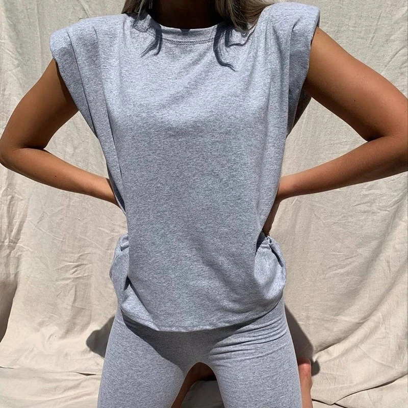 High street loose T-shirt suit shorts Casual solid round neck women's two piece Home sportswear sleeveless suit 2020 summer 
High street loose T-shirt suit shorts Casual solid round neck women's two piece Home sportswear sleeveless suit 2020 summer