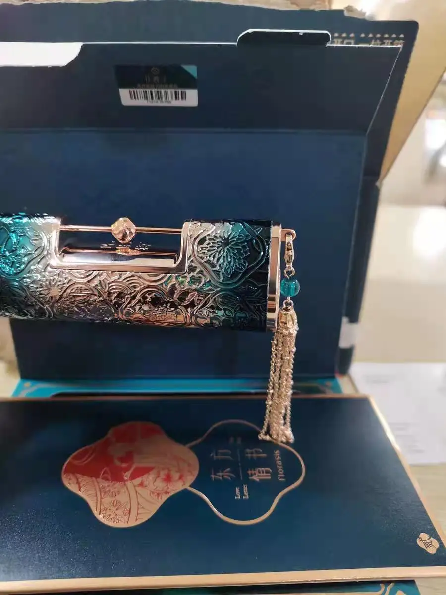 Florasis Carving Lipstick Matte Moisturizing Waterproof Long Lasting For Red Lips Makeup China Cosmetics Flower West Original
Florasis Carving Lipstick Matte Moisturizing Waterproof Long Lasting For Red Lips Makeup China Cosmetics Flower West Original