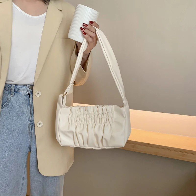 Pu leather cloud shoulder bag female 2021 new fashion sweet fold bag OL soft surface shoulder bag hand bags ladies
Pu leather cloud shoulder bag female 2021 new fashion sweet fold bag OL soft surface shoulder bag hand bags ladies