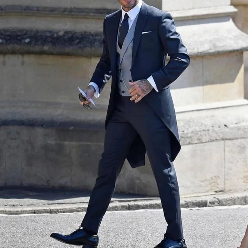 Formal Wedding Tuxedos Tailmade Slim Blazer Groom Wear Suits Custom Groomsmen Prom Suits Dark Navy Blue Jacket+Grey Pants+Vest
Formal Wedding Tuxedos Tailmade Slim Blazer Groom Wear Suits Custom Groomsmen Prom Suits Dark Navy Blue Jacket+Grey Pants+Vest