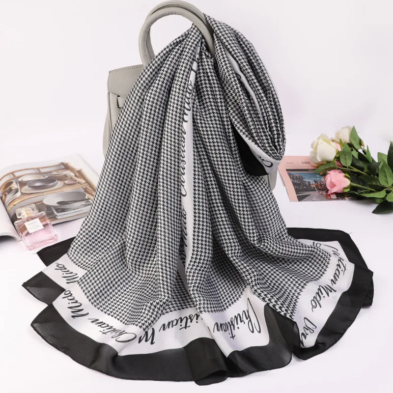 Korean Beach Towel Lady Travel Leopard Print Shawls Summer 180X90CM Letter Silk Scarves Fashion Sunscreen Dustproof Handkerchief
Korean Beach Towel Lady Travel Leopard Print Shawls Summer 180X90CM Letter Silk Scarves Fashion Sunscreen Dustproof Handkerchief