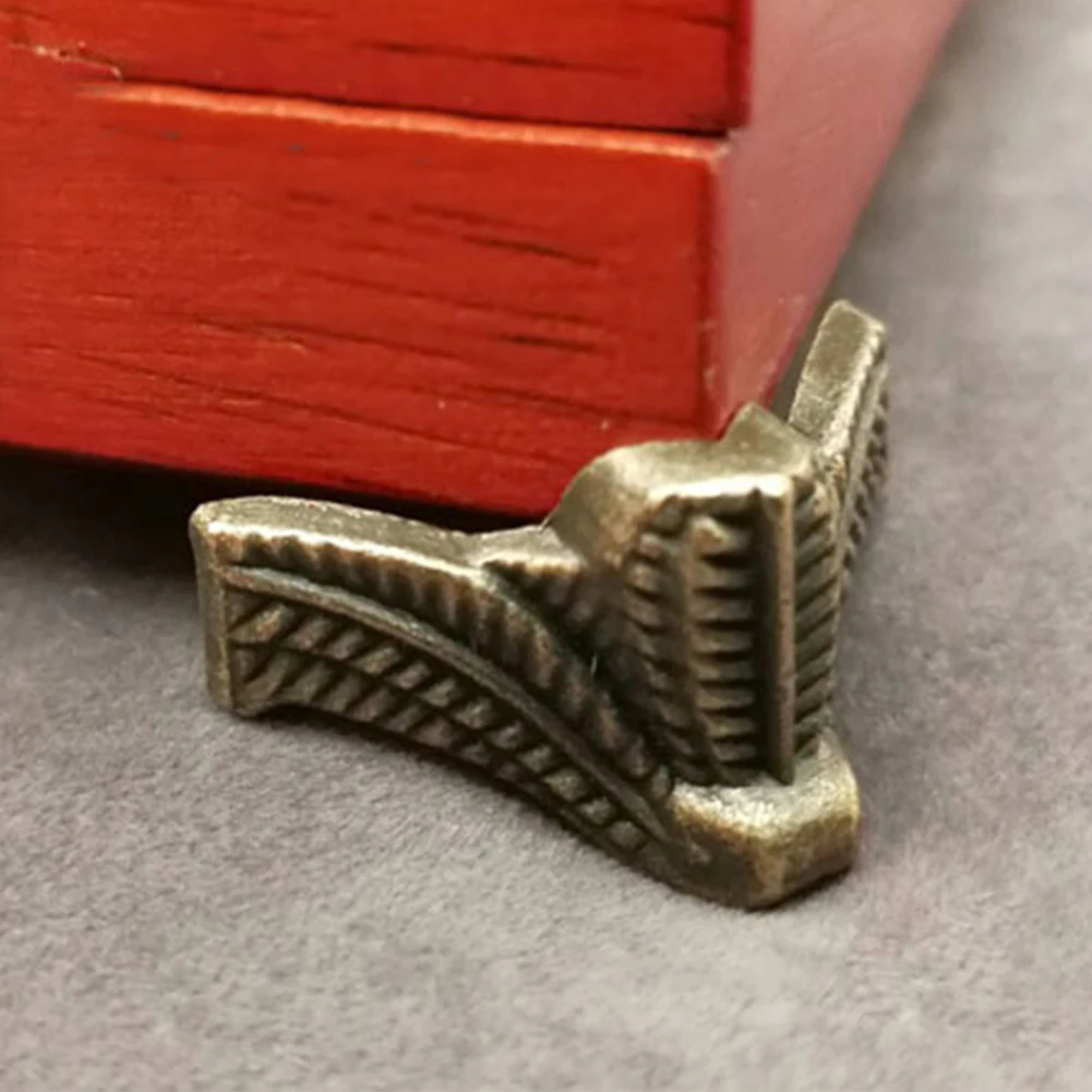 4pcs Universal Bronze Bedroom Home Decor Vintage Living Room Household Durable Indoor Zinc Alloy Furniture Leg Protector
4pcs Universal Bronze Bedroom Home Decor Vintage Living Room Household Durable Indoor Zinc Alloy Furniture Leg Protector