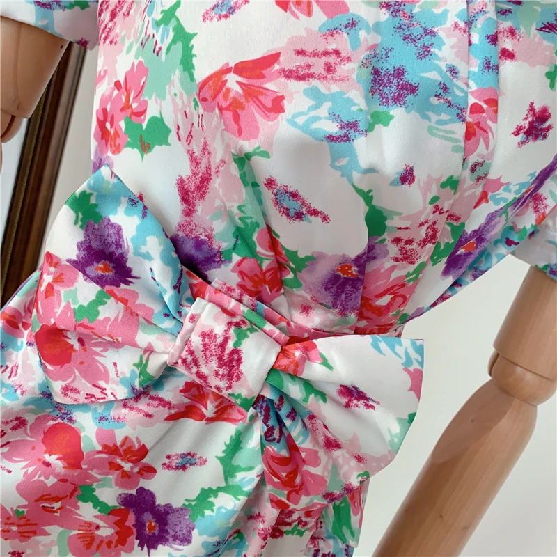 Newest HIGH STREET Fashion 2021 Designer Dress Women's V-Neck short sleeve Ruffles Bow Charing Floral Print Chic Dress
Newest HIGH STREET Fashion 2021 Designer Dress Women's V-Neck short sleeve Ruffles Bow Charing Floral Print Chic Dress