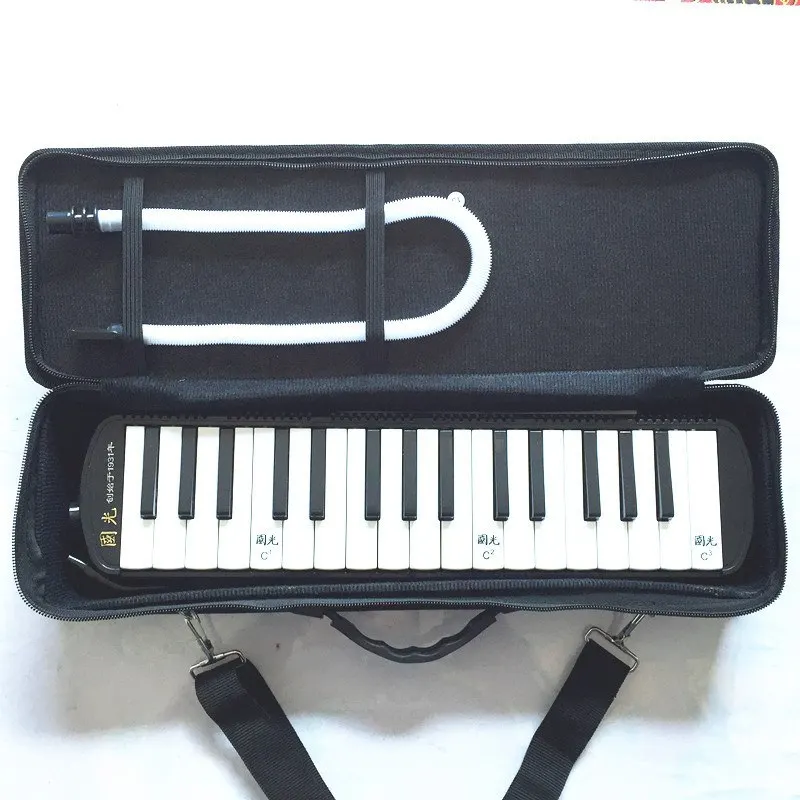 32 keyboard, mouth organ, Guoguang, harmonica, organ performance, blowing, mouth blowing and blowing.
32 keyboard, mouth organ, Guoguang, harmonica, organ performance, blowing, mouth blowing and blowing.