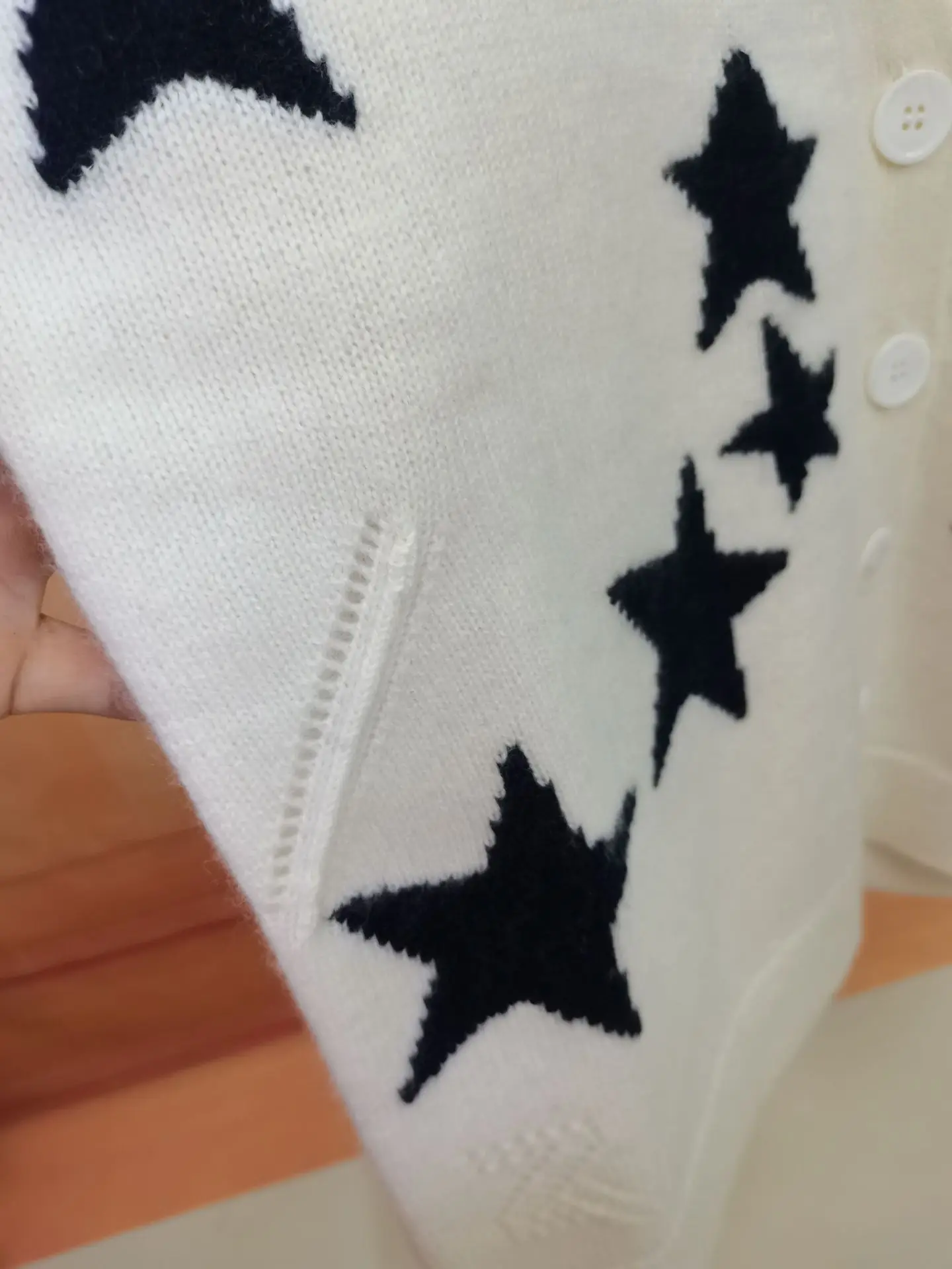 Women Sweater 2021 Autumn and Winter New Ladies V-neck Women's Knitted Sweater 
Women Sweater 2021 Autumn and Winter New Ladies V-neck Women's Knitted Sweater