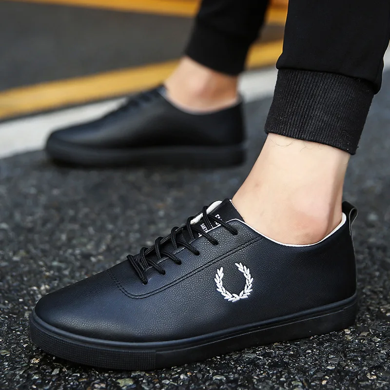 Men Shoes Spring Autumn Casual pu leather Flat Shoes Lace-up Low Top Male Sneakers tenis masculino adulto shoes
Men Shoes Spring Autumn Casual pu leather Flat Shoes Lace-up Low Top Male Sneakers tenis masculino adulto shoes