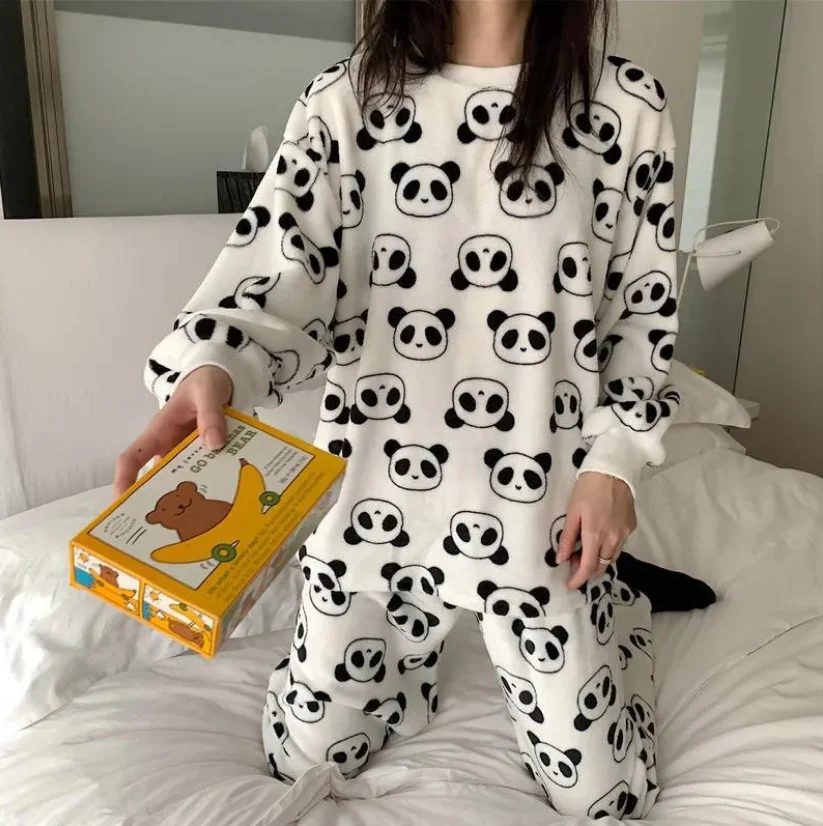 Sleepwear Sets Women Coral Fleece Panda Print Korean INS Hot Winter Warmth Plush Cute Flannel Home Service Pajama 2-piece Suit
Sleepwear Sets Women Coral Fleece Panda Print Korean INS Hot Winter Warmth Plush Cute Flannel Home Service Pajama 2-piece Suit