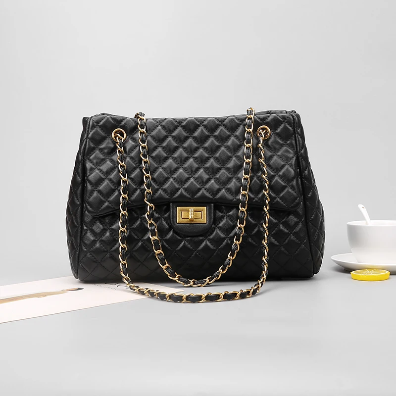 free shipping 2020 the new style fashion and sweet genuine leather sheepskin women one shoulder bag crossbody bag 2 color 33cm
free shipping 2020 the new style fashion and sweet genuine leather sheepskin women one shoulder bag crossbody bag 2 color 33cm