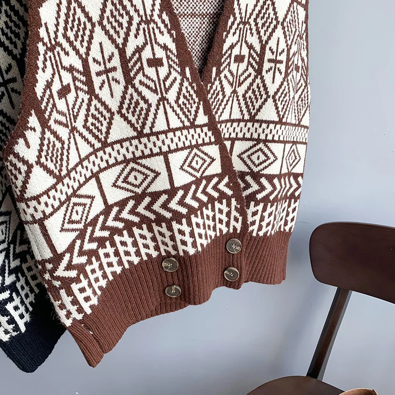 Women Sweater Cardigan New Spring Retro Double Breasted Sweater Knitted Vest Korean Style V Neck Sleeveless Knit Coat
Women Sweater Cardigan New Spring Retro Double Breasted Sweater Knitted Vest Korean Style V Neck Sleeveless Knit Coat