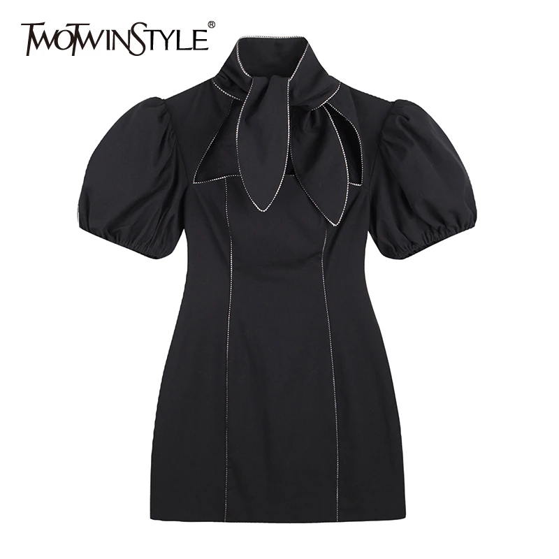 Платье с бантом на воротнике TWOTWINSTYLE, короткие рукава с буфами, высокая талия, 2021 
Платье с бантом на воротнике TWOTWINSTYLE, короткие рукава с буфами, высокая талия, 2021