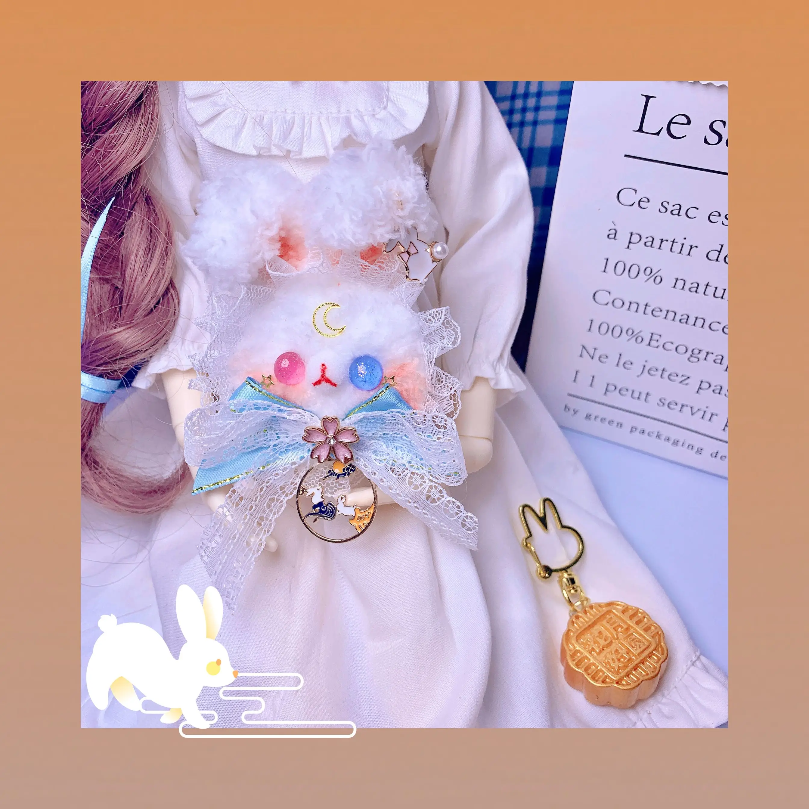 Mid-Autumn Festival Plush Rabbit Hair Clip Brooch Pin Dual-Use Headwear Kawaii Sweet Girls Cute JK Accessories Couple Keychain
Mid-Autumn Festival Plush Rabbit Hair Clip Brooch Pin Dual-Use Headwear Kawaii Sweet Girls Cute JK Accessories Couple Keychain