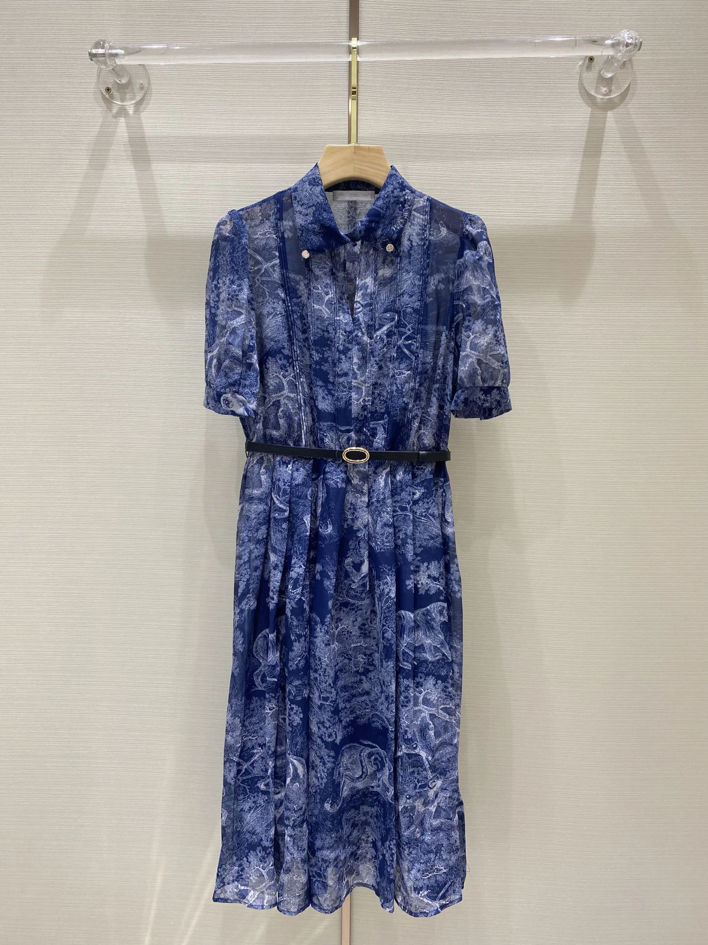 100% Silk Vintage Puff Sleeves Animal Jungle Printing CD Hollow Out Sashes Thin Bohemian High Quality Elegant Chic Women Dress
100% Silk Vintage Puff Sleeves Animal Jungle Printing CD Hollow Out Sashes Thin Bohemian High Quality Elegant Chic Women Dress